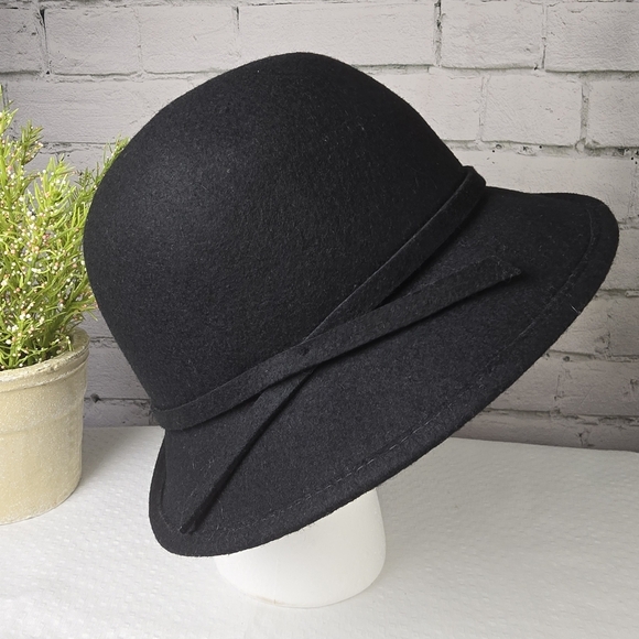 Black Wool Bucket Hat With Slim Trim - Picture 1 of 8